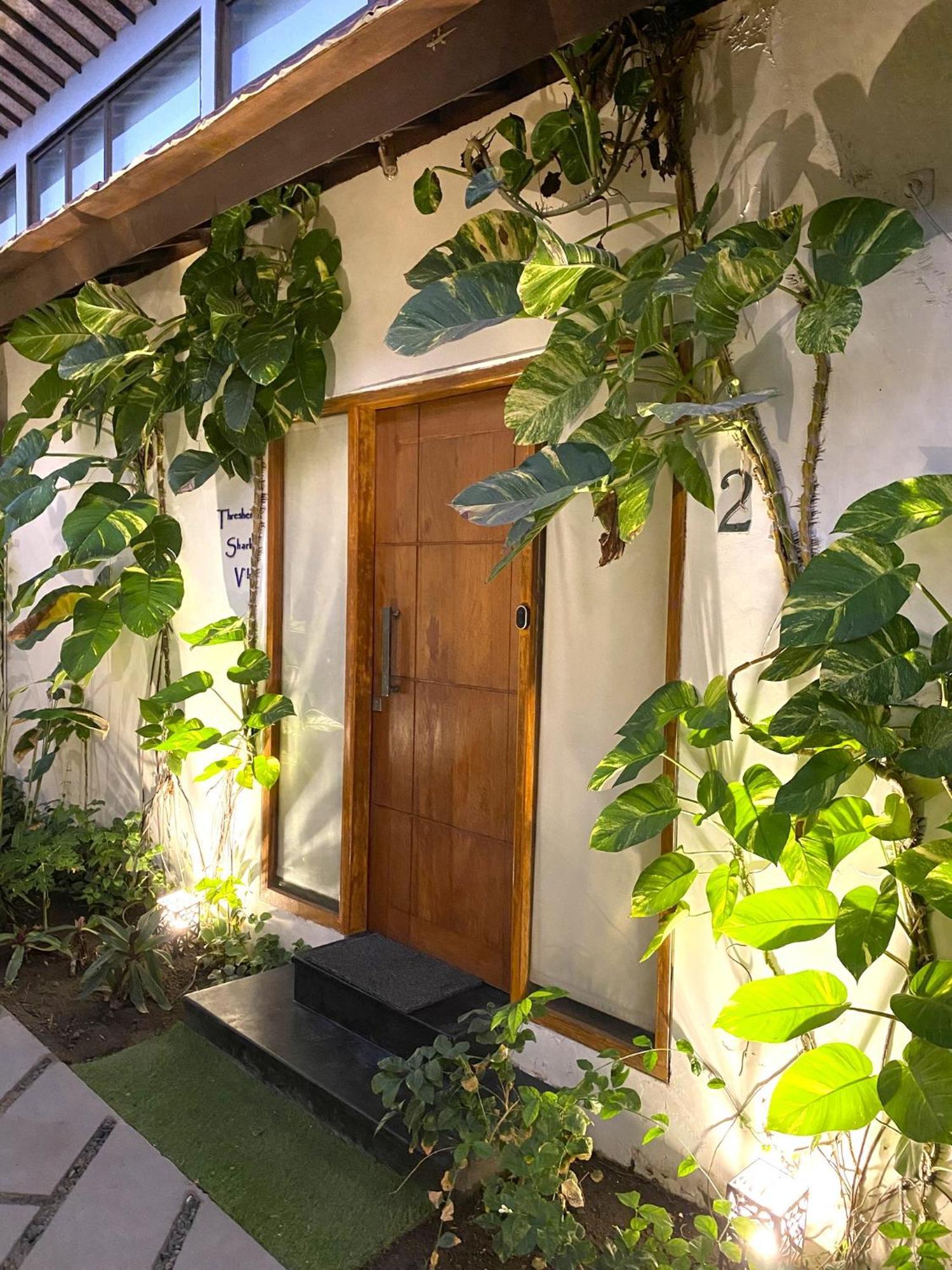 Stay Shark Villas Gili Air Exterior photo